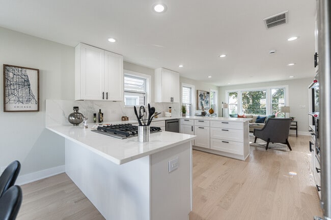 Building Photo - 4129 N Oketo Ave