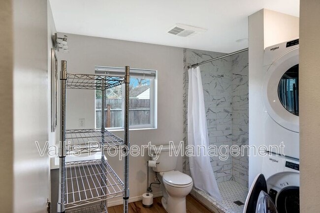 Building Photo - 1130 14th St NE