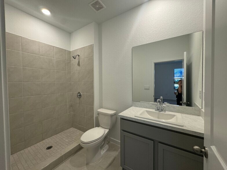 Building Photo - 876 NW 3rd Way