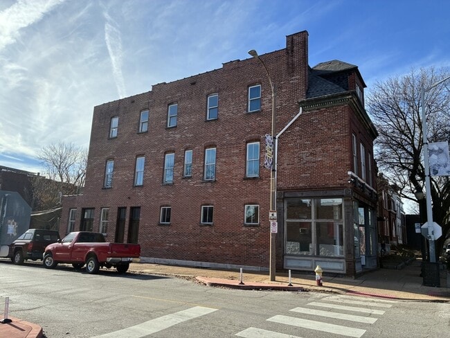 Building Photo - 2900 Cherokee St