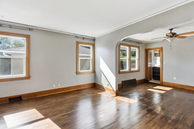 Building Photo - 1608 S 55th St