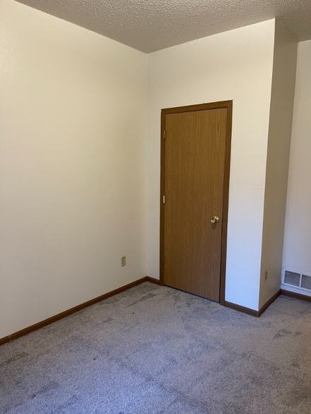 Building Photo - 307 E College St