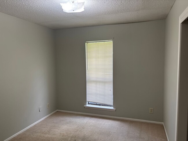 Building Photo - 5764 Worchester Ct