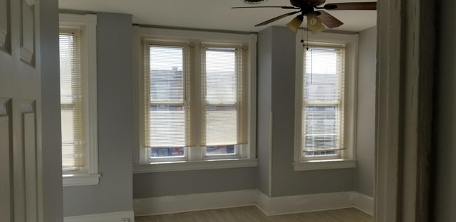 Living Room - 648 Morton Pl NE