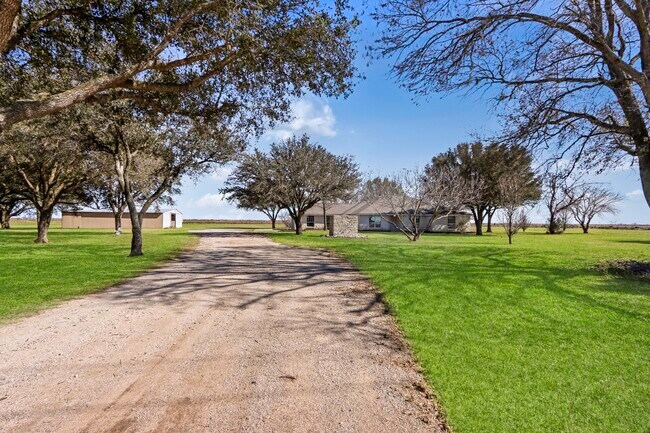 Building Photo - 2445 Woods Rd