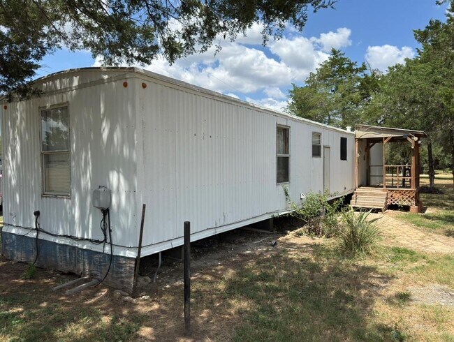 Building Photo - 301 Whitetail Ln