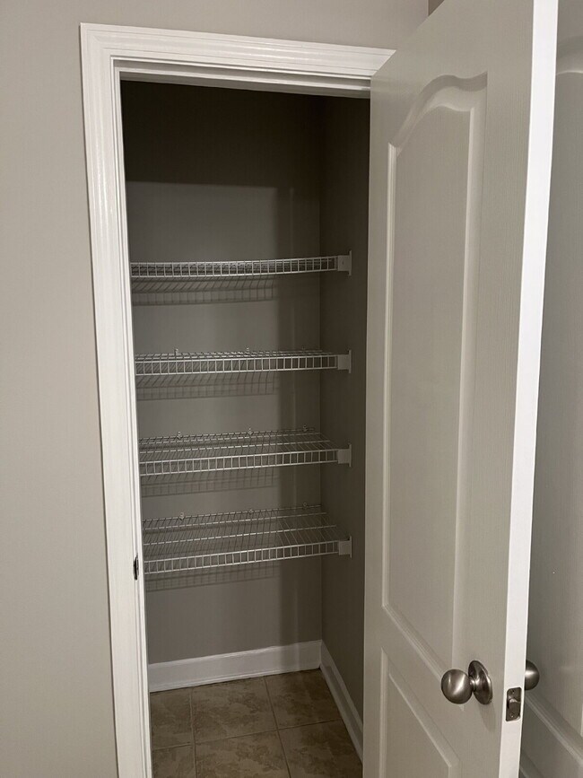 Building Photo - 3241 Hardwood Dr