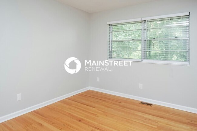 Building Photo - 3 Bedroom Pet-Friendly Home in FULTONDALE, AL with Main Street Renewal