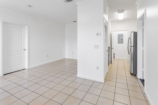 Building Photo - 17906 Villa Creek Dr
