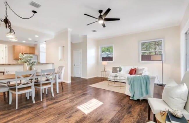 Building Photo - 3/2.5 Mediterranean Style Townhome