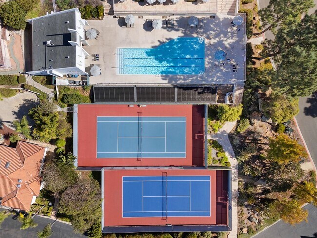 Building Photo - Custom Del Cerro Home with Views
