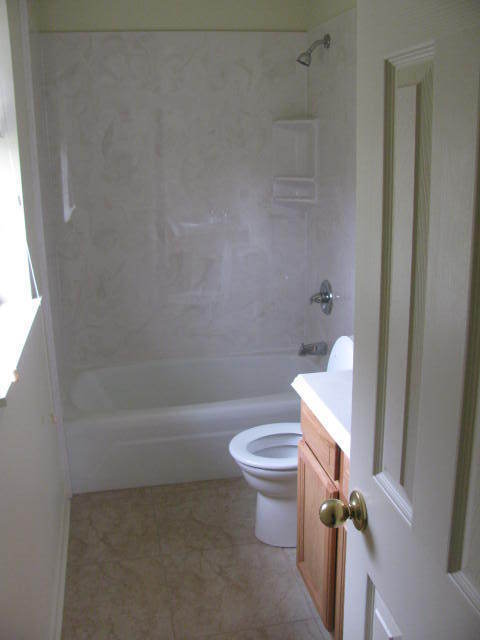 Building Photo - 2005 Glenhaven St