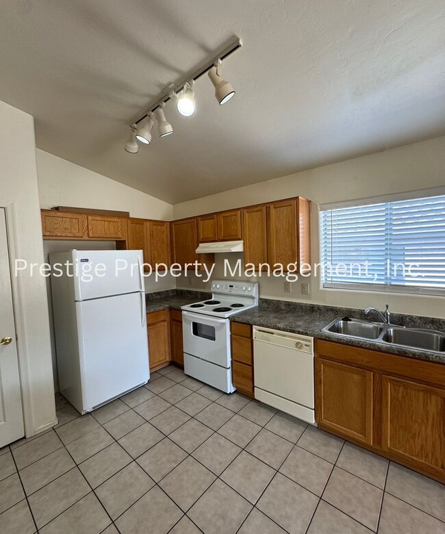 Building Photo - Charming Desirable Vail Home