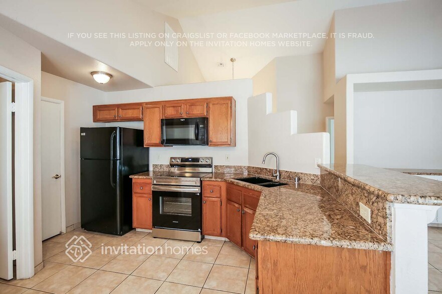 Building Photo - 2116 Running River Rd