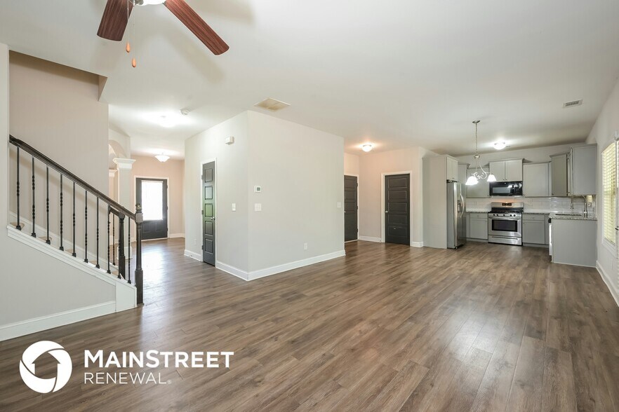 Building Photo - 707 Overlook Gln Dr