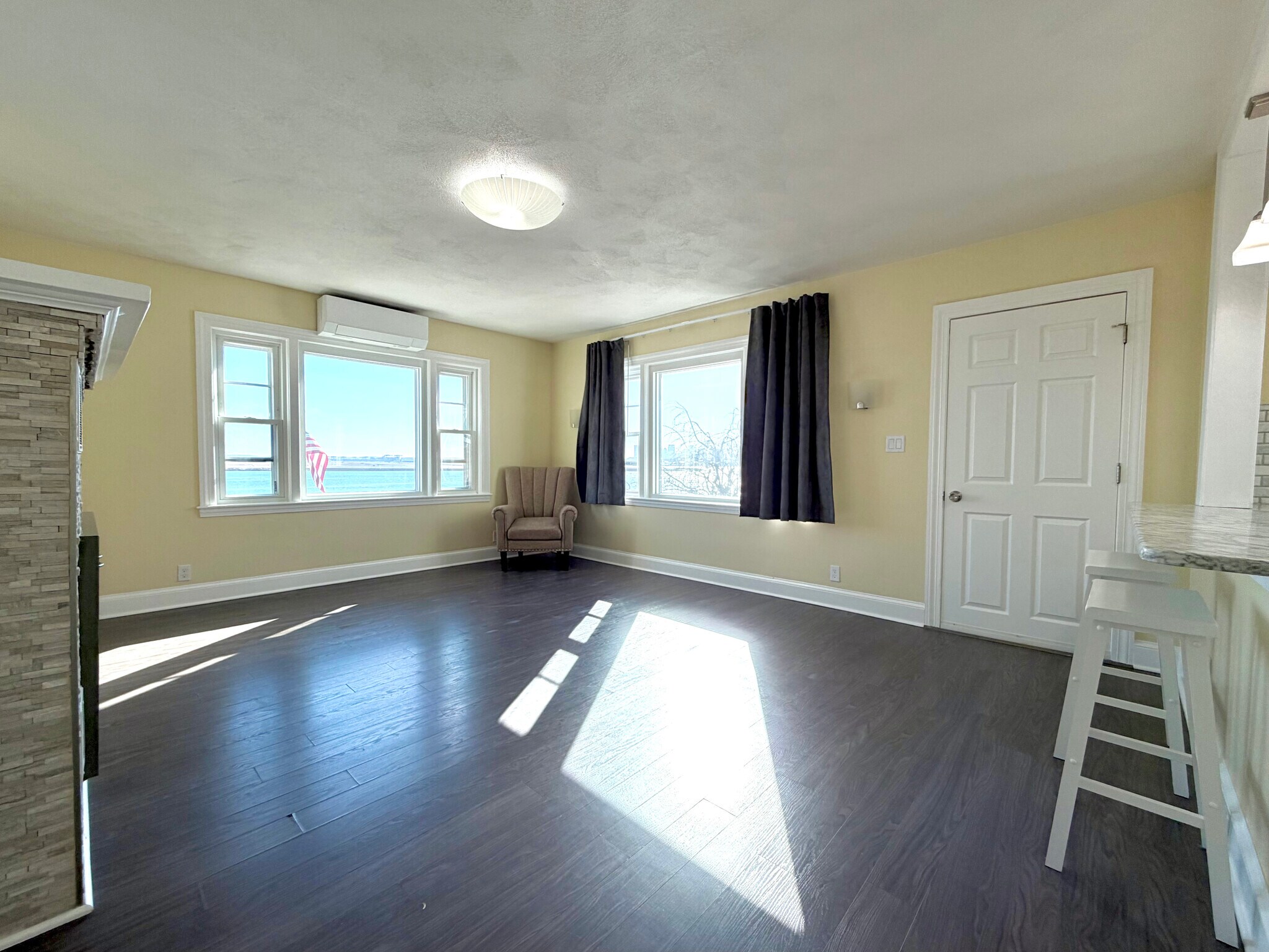 Building Photo - 36 Annavoy St