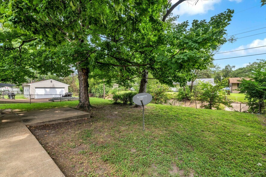 Building Photo - 765 Daniel Boone dr