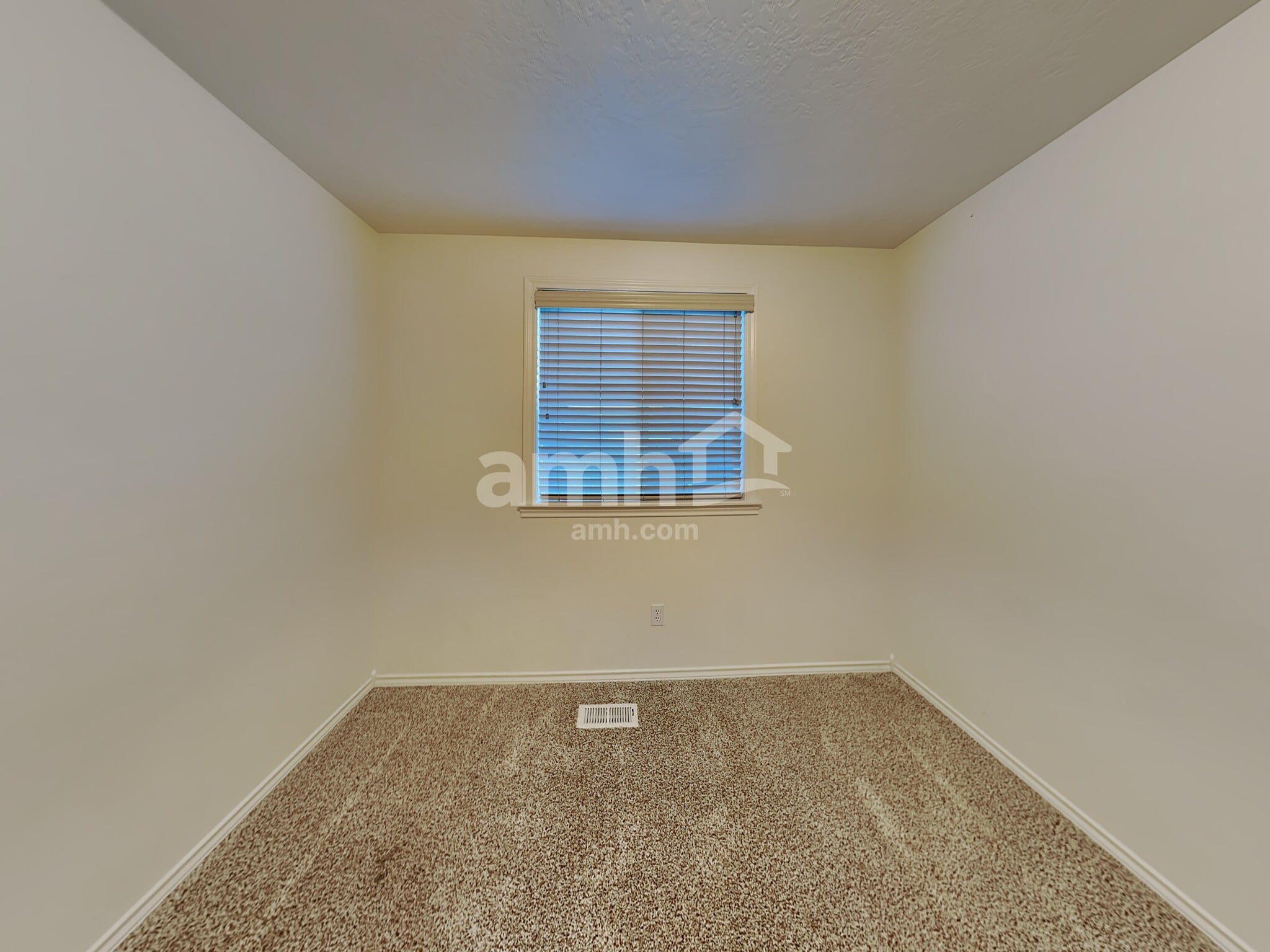 Building Photo - 1285 W Verbena Dr