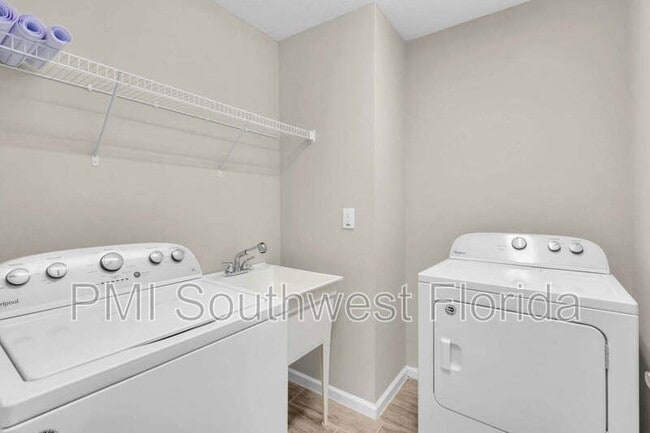 Building Photo - 5025 Skyview Ln