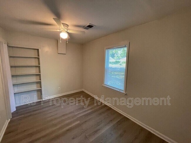 Building Photo - 4380 Reed Ave
