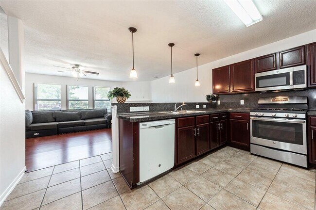 Building Photo - 8111 Rosemary Drive
