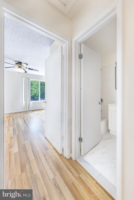 Building Photo - 2232 Southgate Square