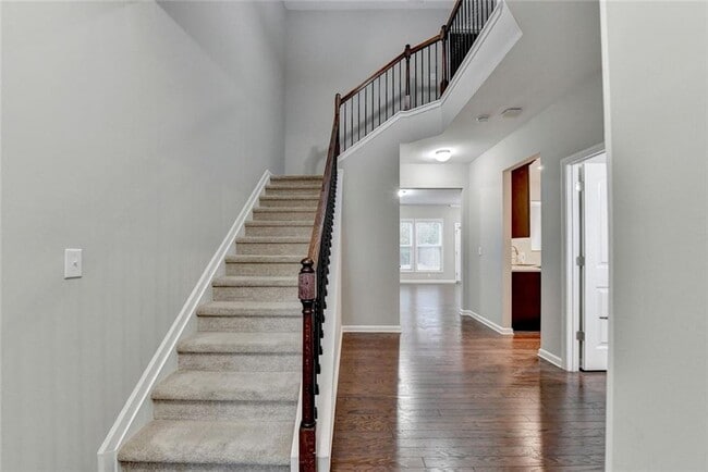 Building Photo - 7325 Heritage Oak Ct