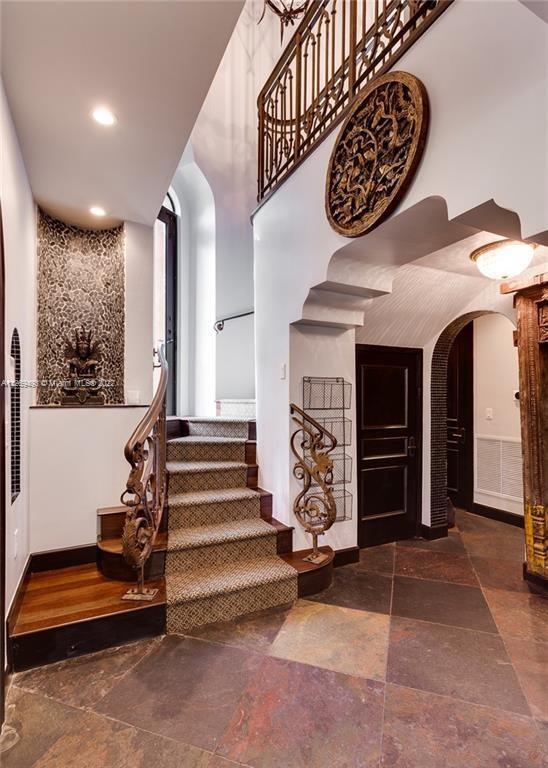 Building Photo - 3725 Sheridan Ave