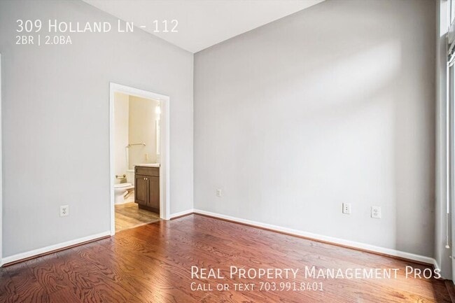 Building Photo - 309 Holland Ln