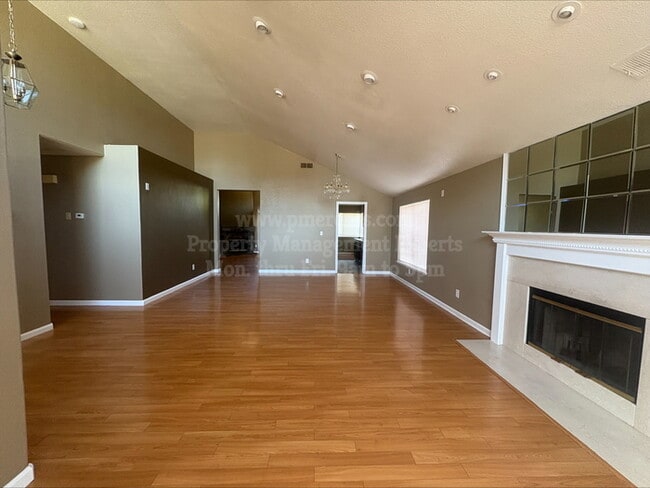 Building Photo - 795 Long Barn Dr