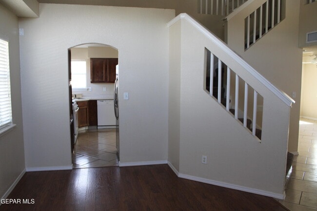 Building Photo - 12101 Picasso Dr