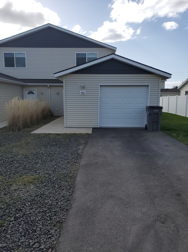 Building Photo - 5209 E Upriver Dr