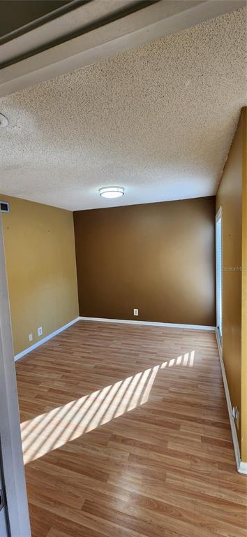 Building Photo - 223 Crown Oaks Way