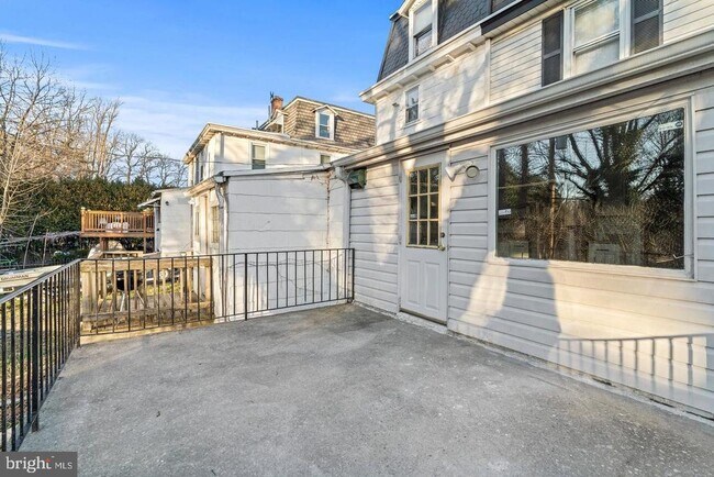 Building Photo - 316 Parsons Ave
