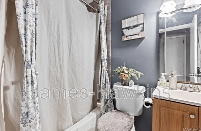 Building Photo - 1152 Woodbridge Dr