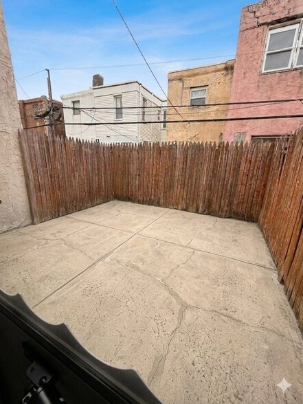 Building Photo - 1141 Cantrell St