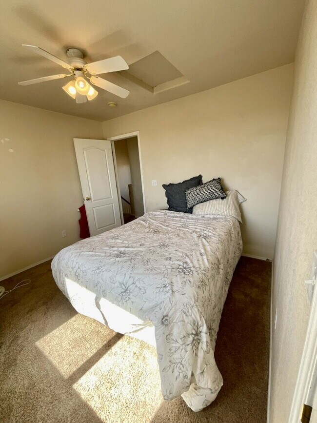 Building Photo - "Spacious 3-Bed with bonus room Sanctuary with 2.5 Baths in Fountain, CO – Your Serene Retreat Aw...