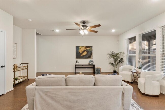 Building Photo - 4025 Starbright St