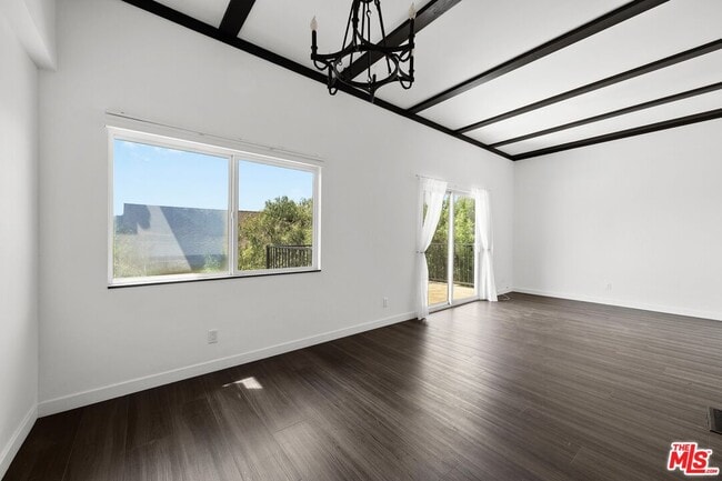 Building Photo - 1915 Apex Ave