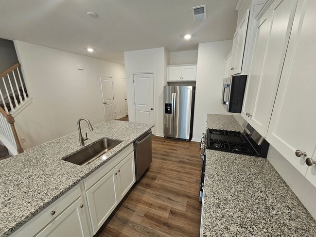 Building Photo - Townhome in great Concord community