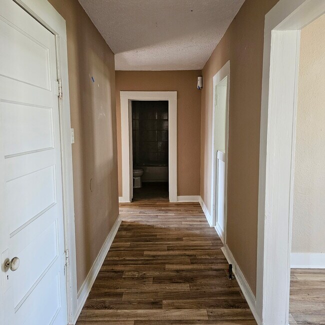 Building Photo - 5051 State Hwy 135 N