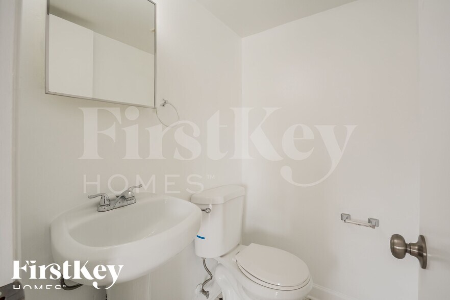 Building Photo - 1865 Waybridge Ln