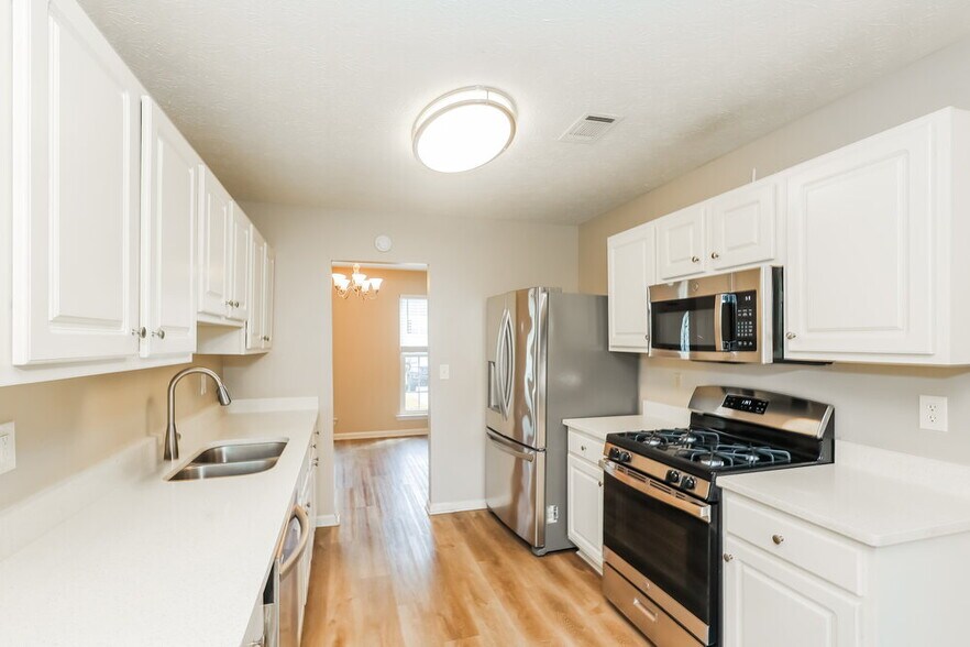 Building Photo - 10841 Paladin Dr