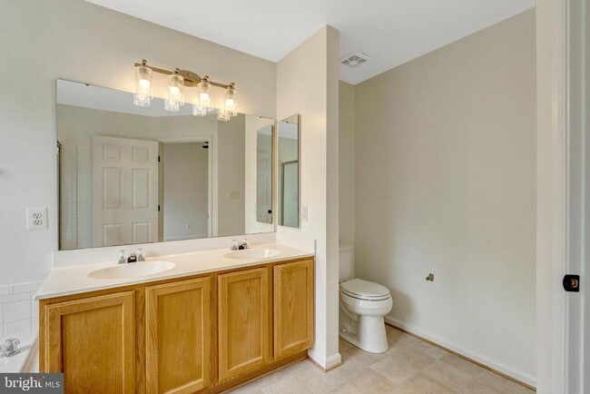 Building Photo - 7057 Sauvage Ln