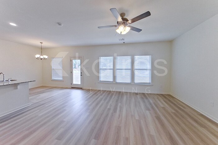 Building Photo - 204 Salvat Dr