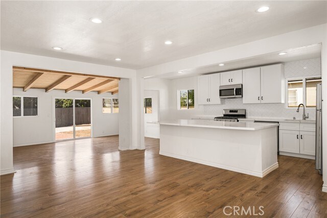 Building Photo - 2024 W 160th St