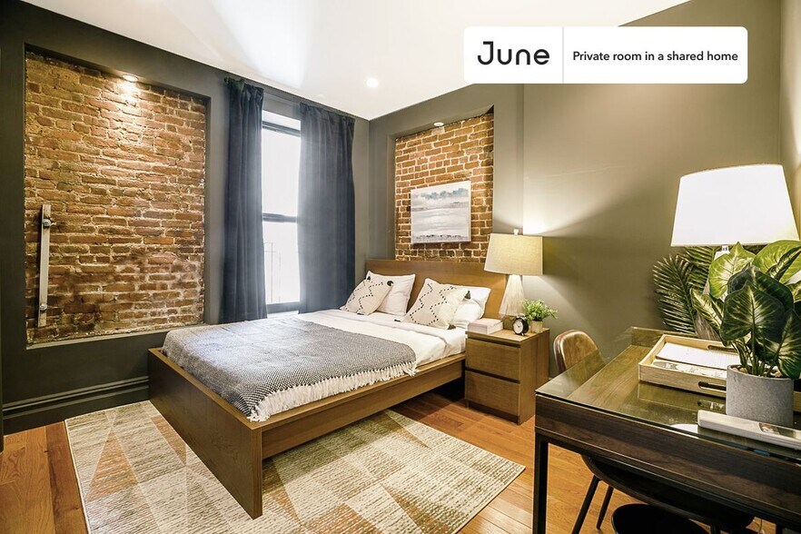Building Photo - Room in Shared 3 bed/2 bath home