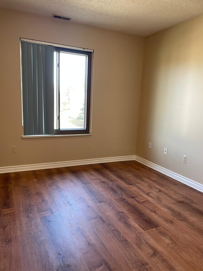 Building Photo - 15153 Seagull Dr