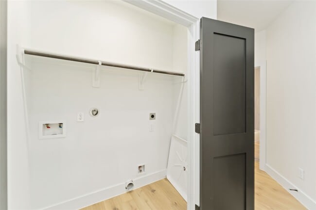 Building Photo - 4605 Siegel St