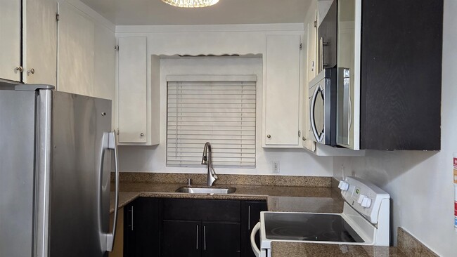 Building Photo - 2635 38th Ave